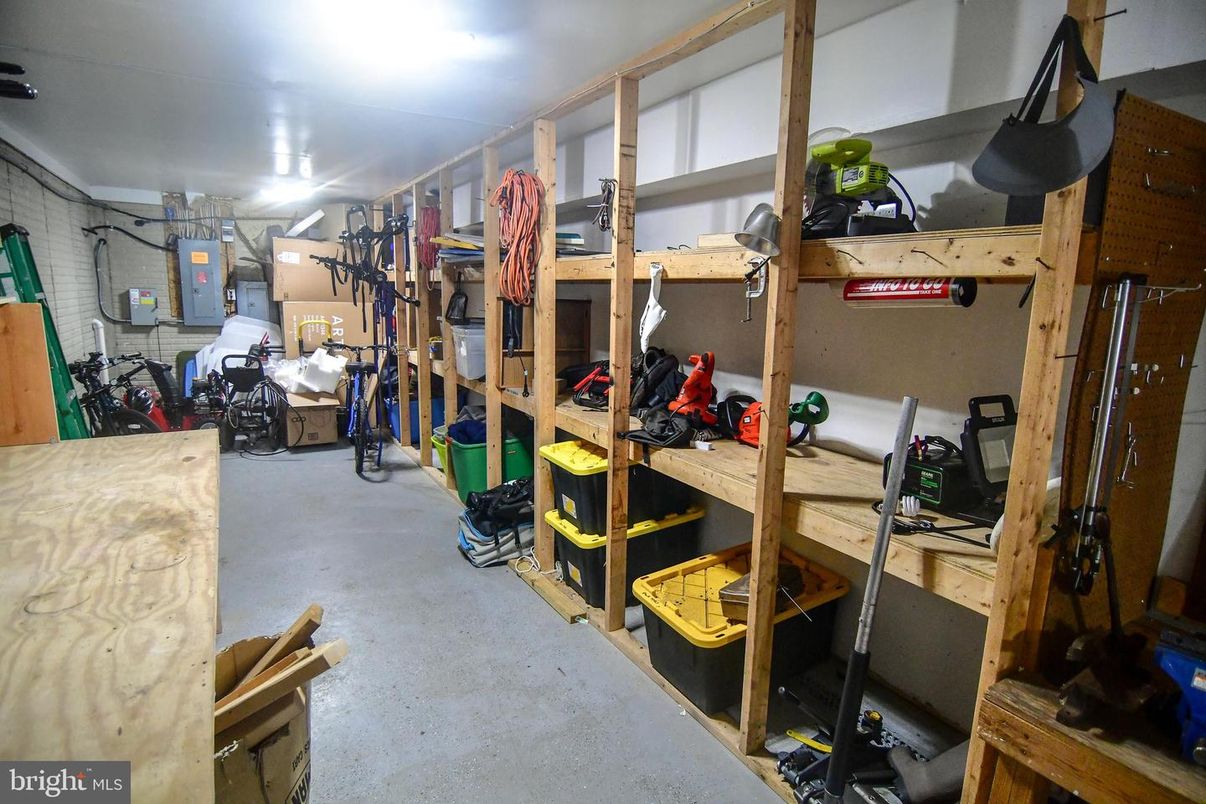 Garage, Interior