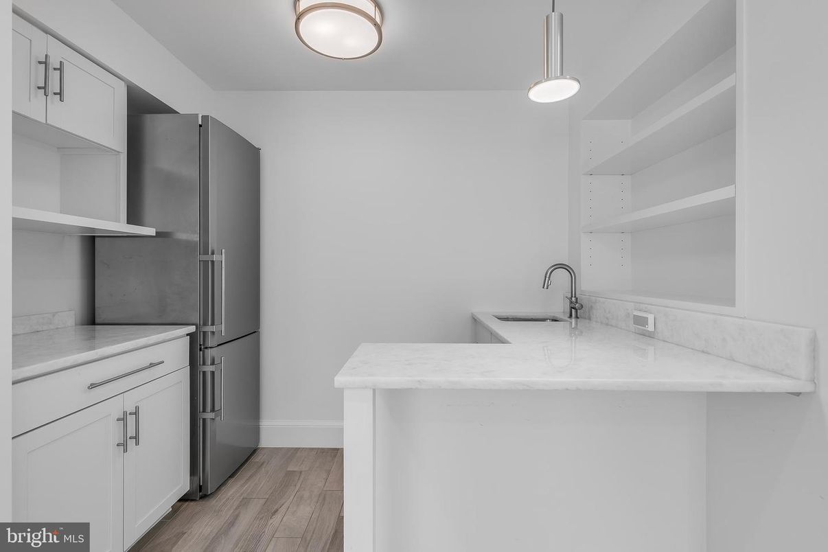 Interior, Kitchen, Pendant Lights, Wood Texture Flooring