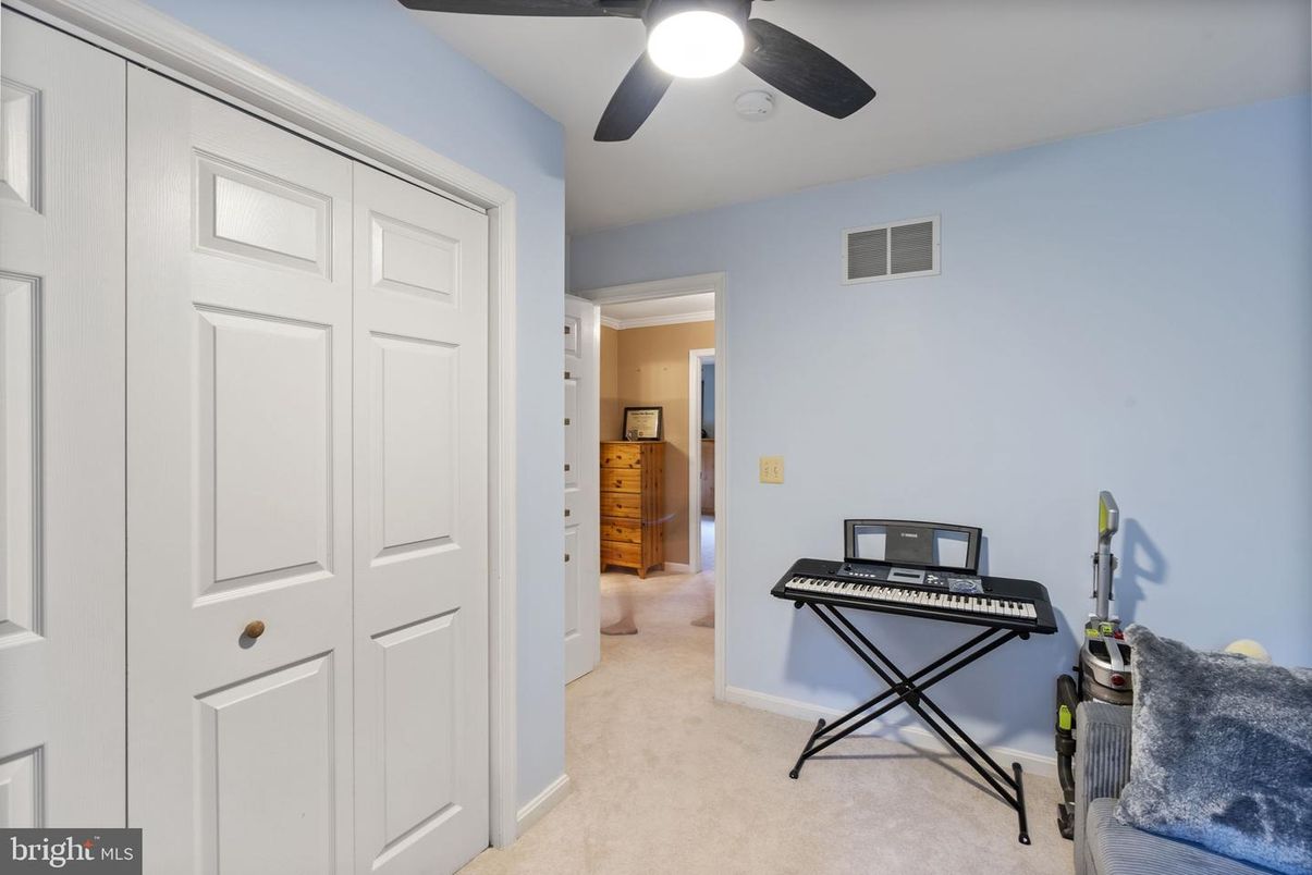 Home Office, Interior