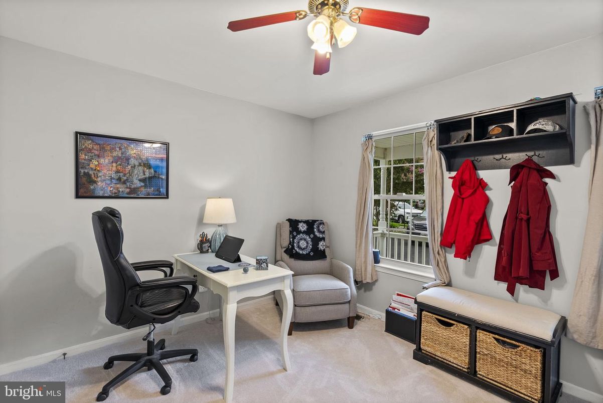 Home Office, Interior
