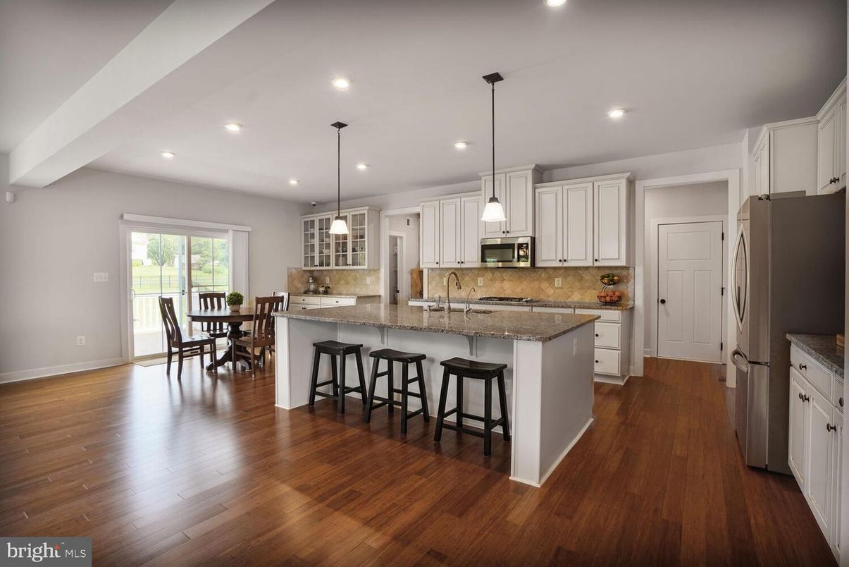 Dining room, Interior, Kitchen, Pendant Lights, Recessed Lighting, Wood Texture Flooring