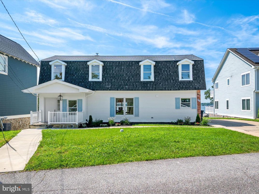 Exterior, Facade, Cape Cod