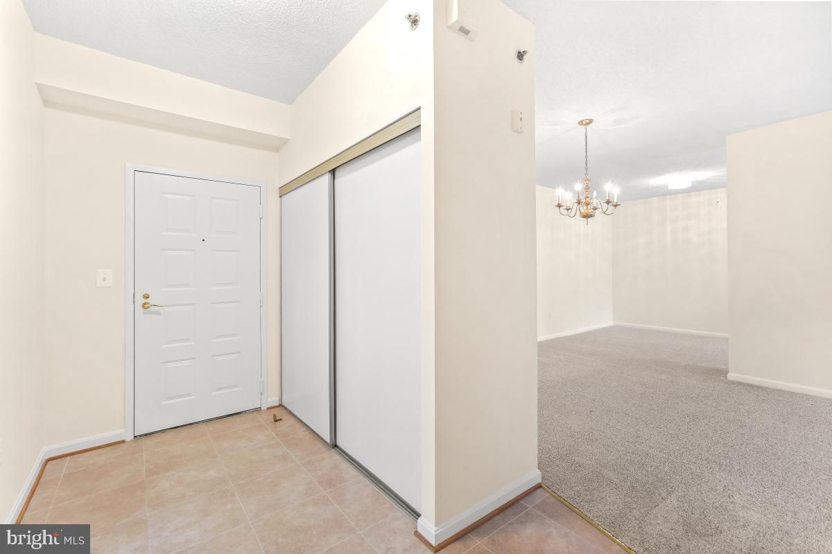 Chandelier, Empty room, Interior