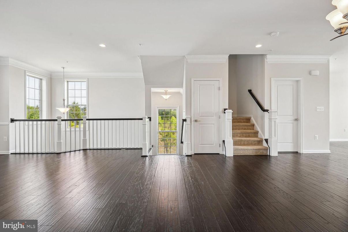 Interior, Pendant Lights, Recessed Lighting, Wood Texture Flooring
