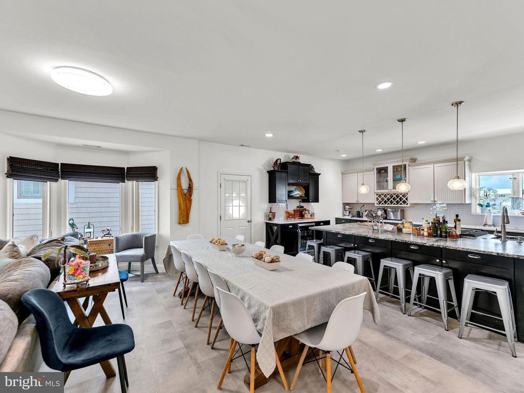 Dining room, Interior, Kitchen, Pendant Lights, Recessed Lighting