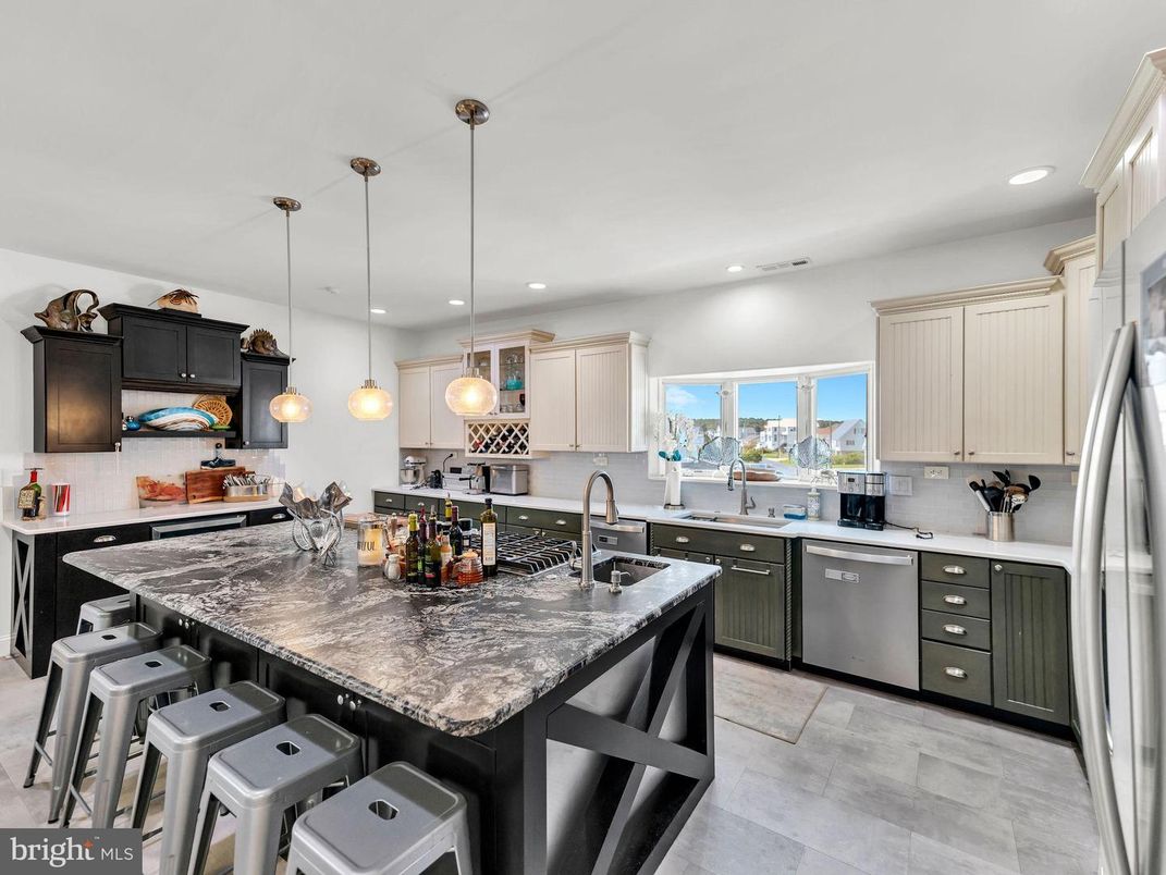 Interior, Kitchen, Pendant Lights, Recessed Lighting, Stainless Steel Appliances
