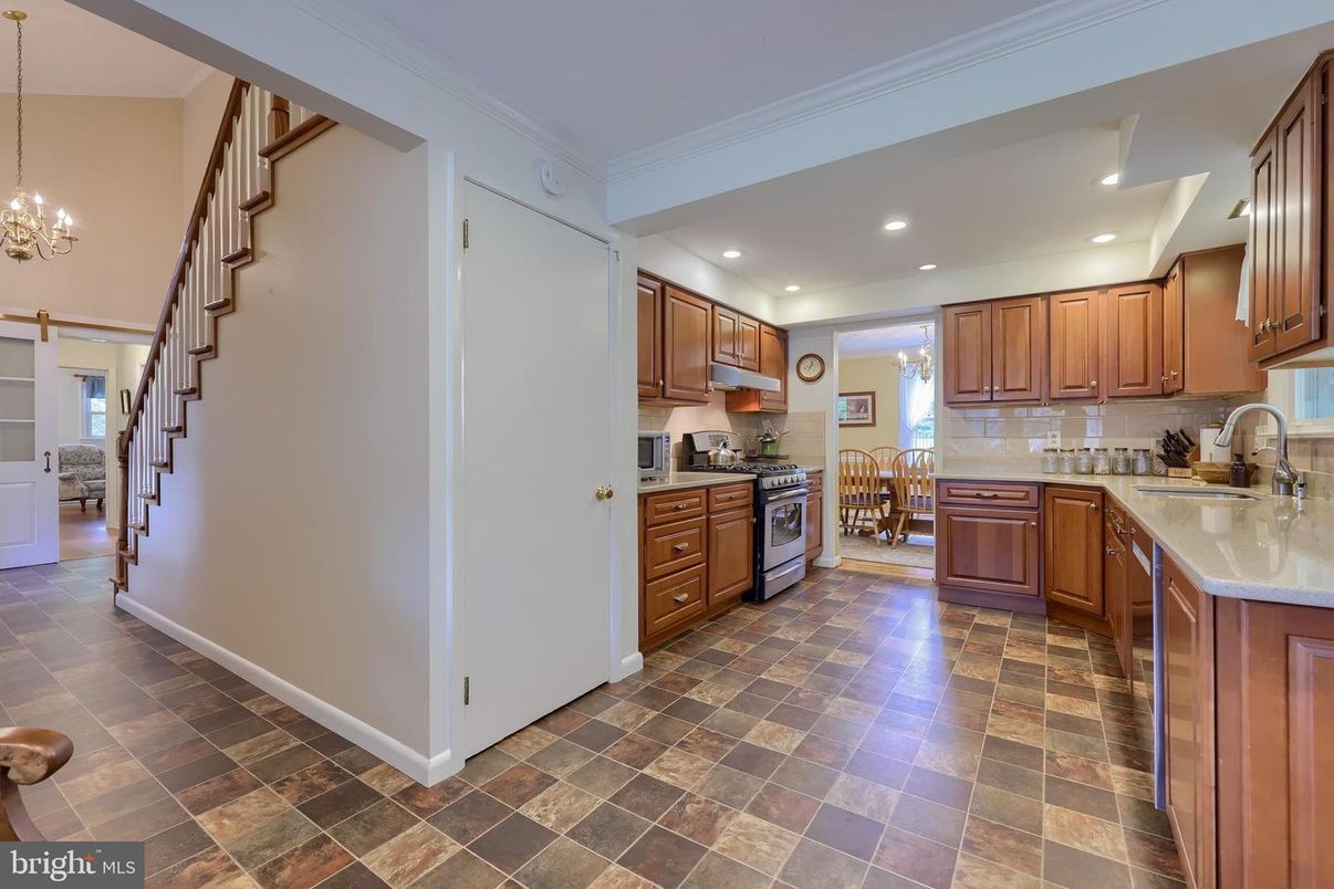 Chandelier, Dining room, Interior, Kitchen, Recessed Lighting