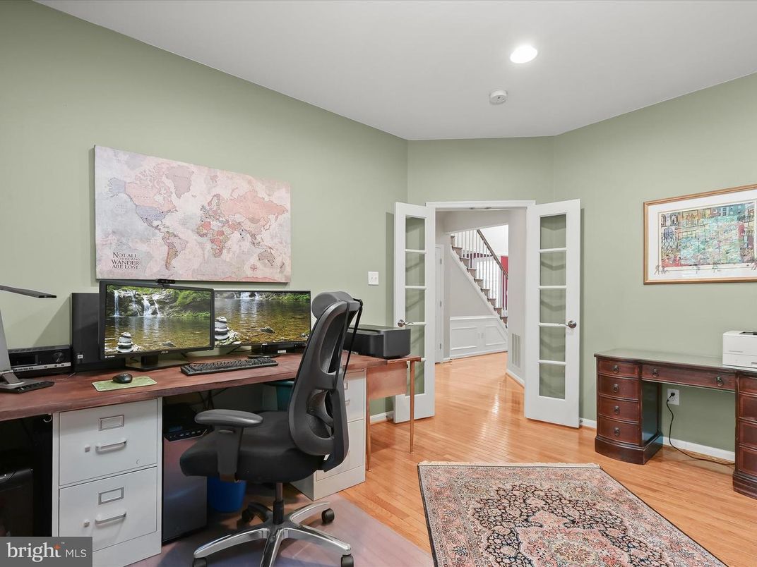 Home Office, Interior, Recessed Lighting, Wood Texture Flooring