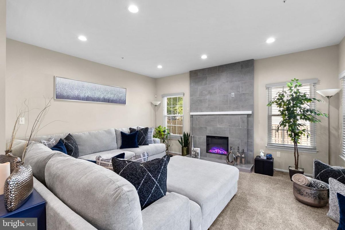 Fireplace, Interior, Living room, Recessed Lighting