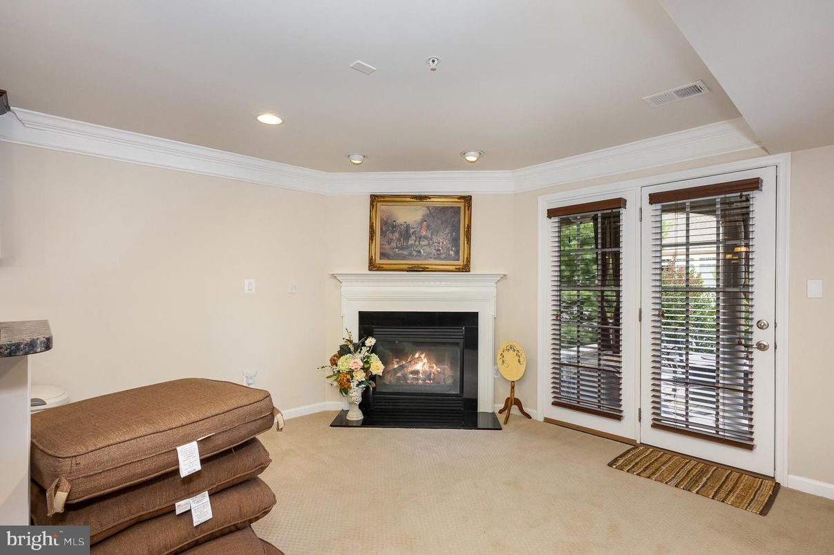 Fireplace, Interior, Recessed Lighting