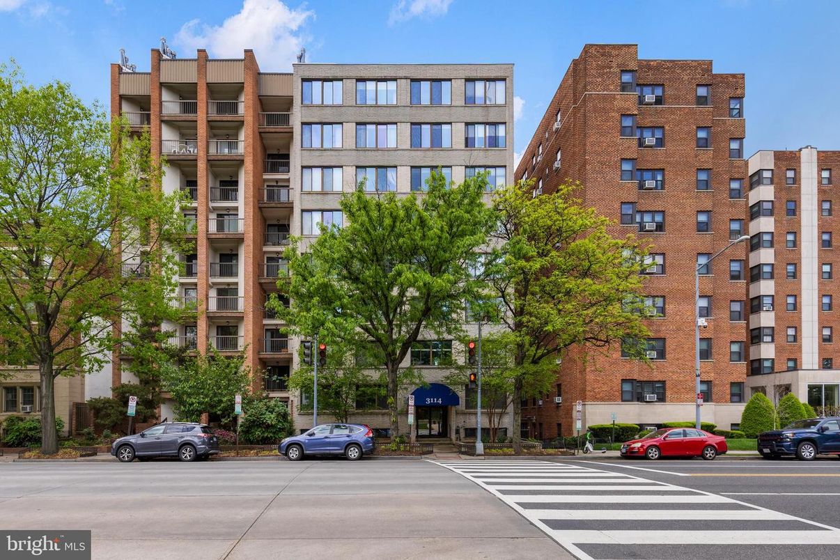 Exterior, Facade, Condo Building