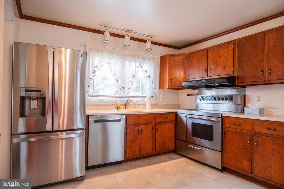 Interior, Kitchen, Stainless Steel Appliances