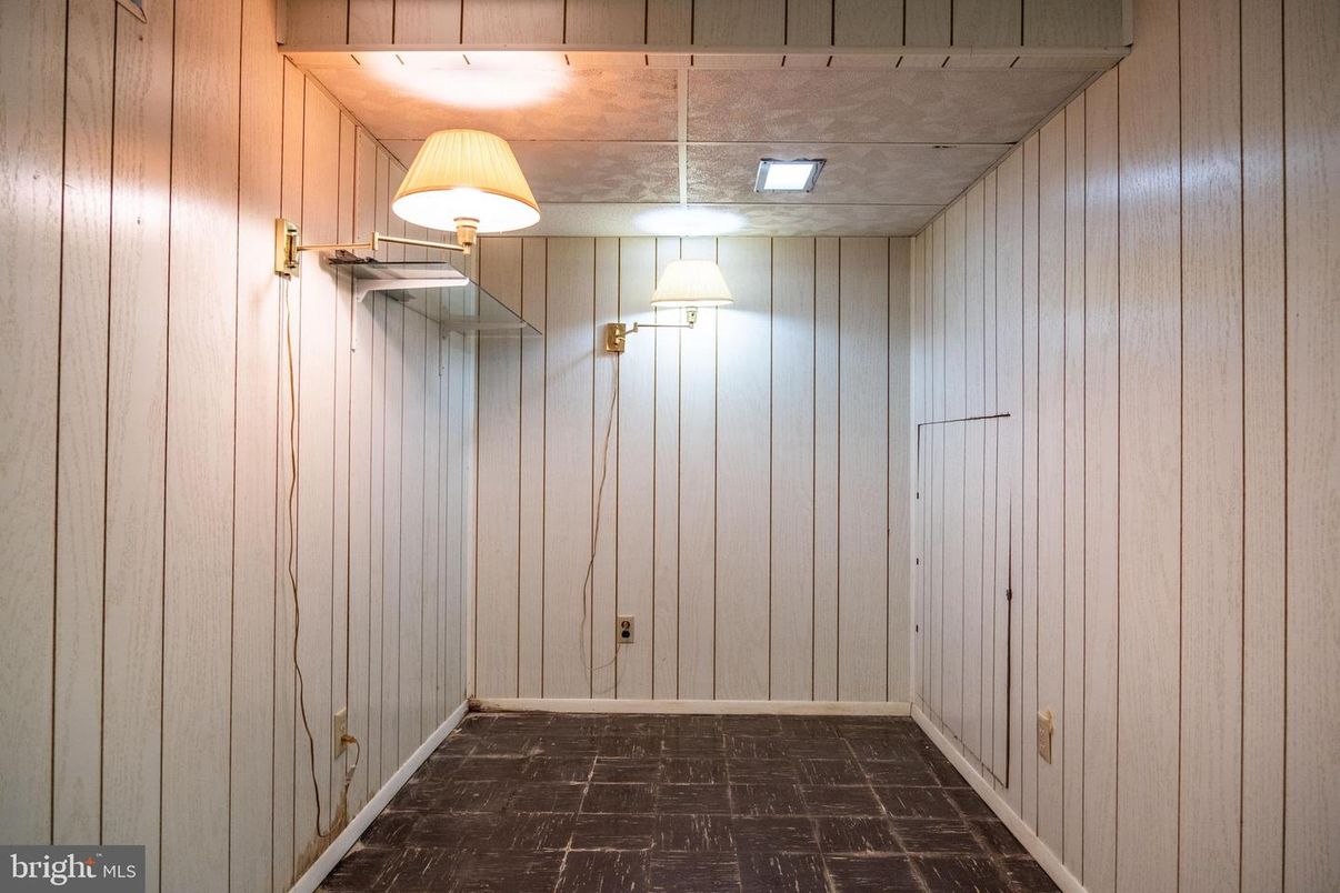 Interior, Wooden Walls