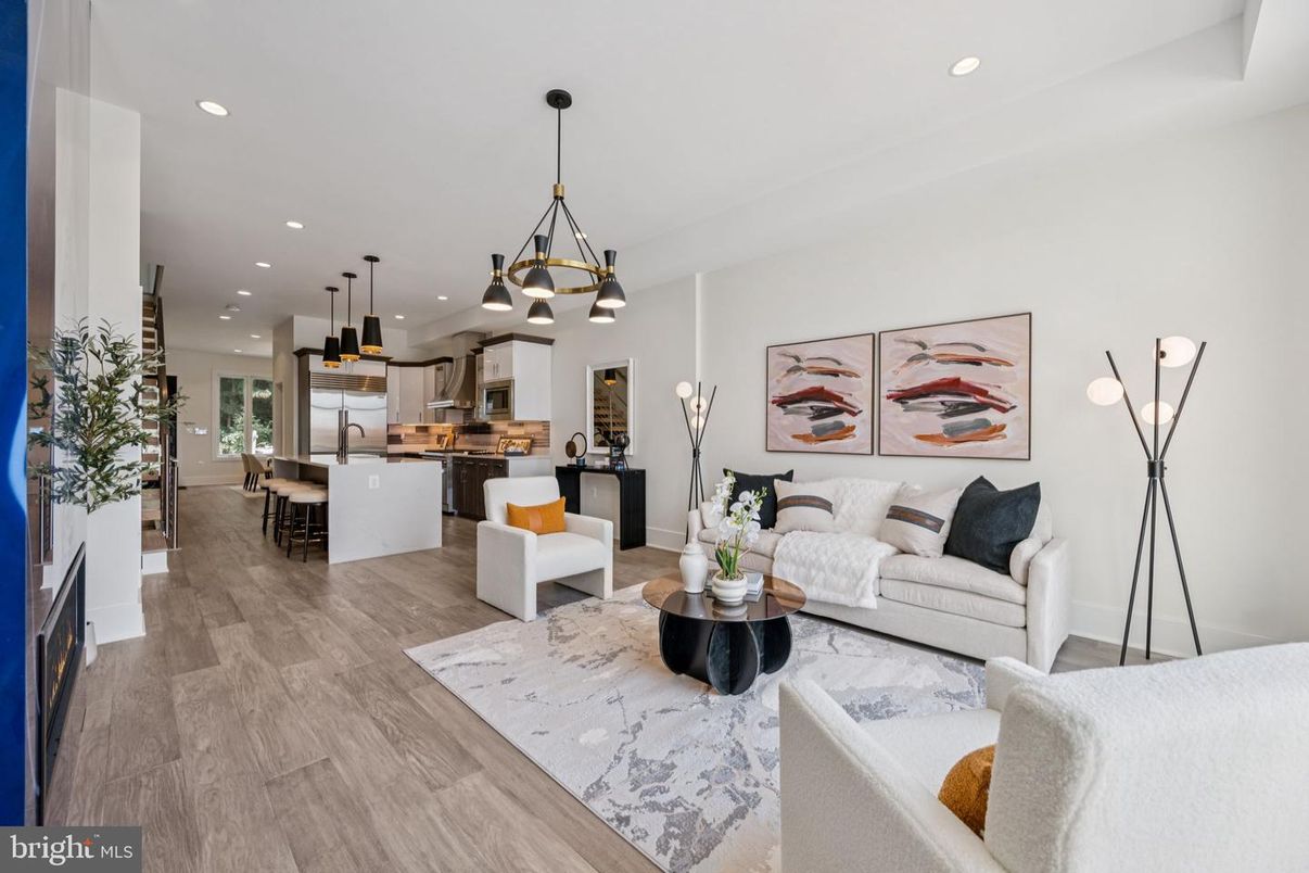 Dining room, Interior, Kitchen, Living room, Pendant Lights, Recessed Lighting, Stainless Steel Appliances, Wood Texture Flooring