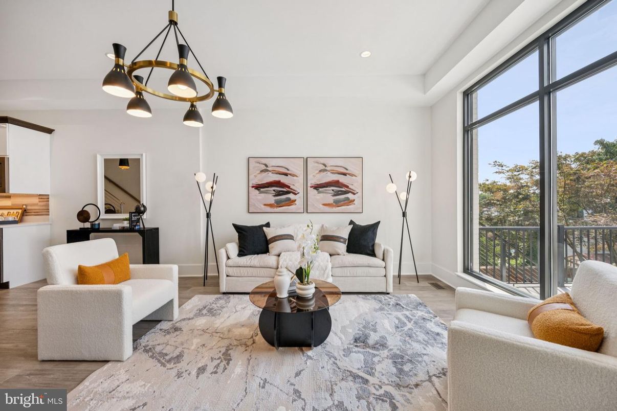 Interior, Living room, Pendant Lights, Recessed Lighting, Wood Texture Flooring