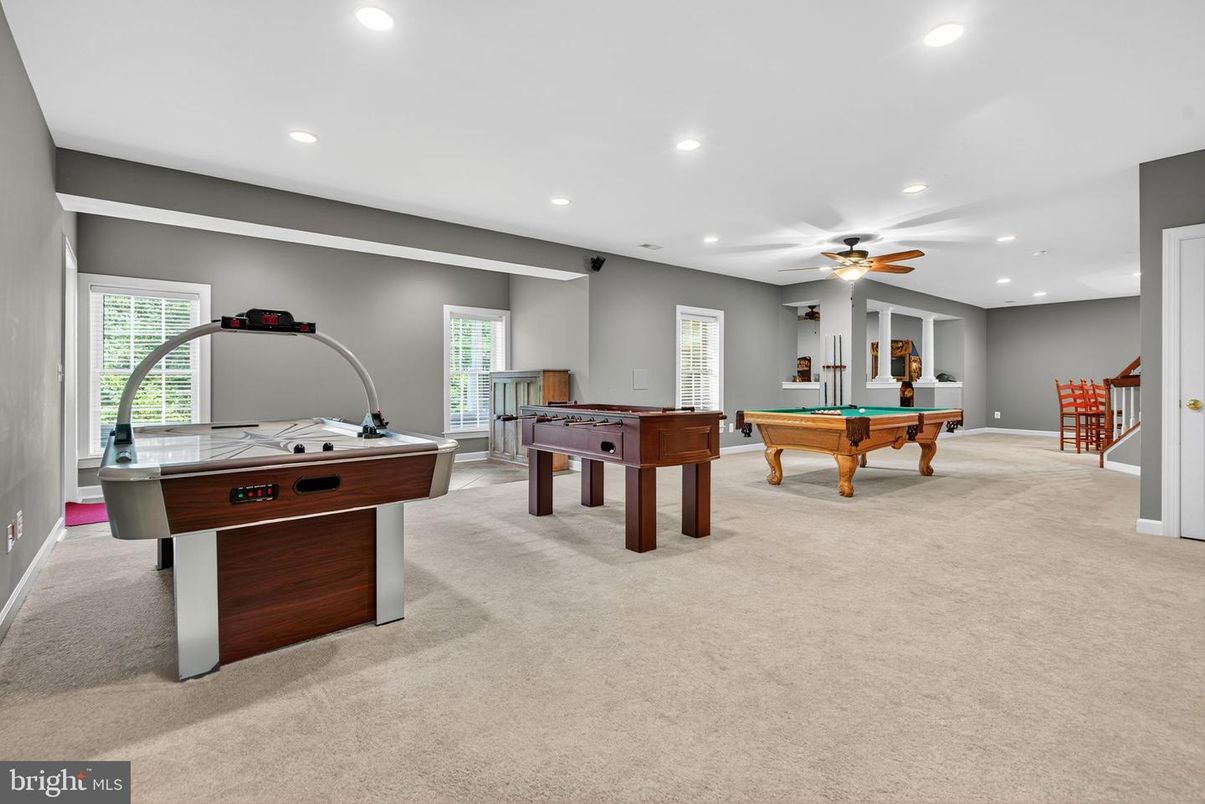 Billiard Table, Game Room, Interior, Recessed Lighting