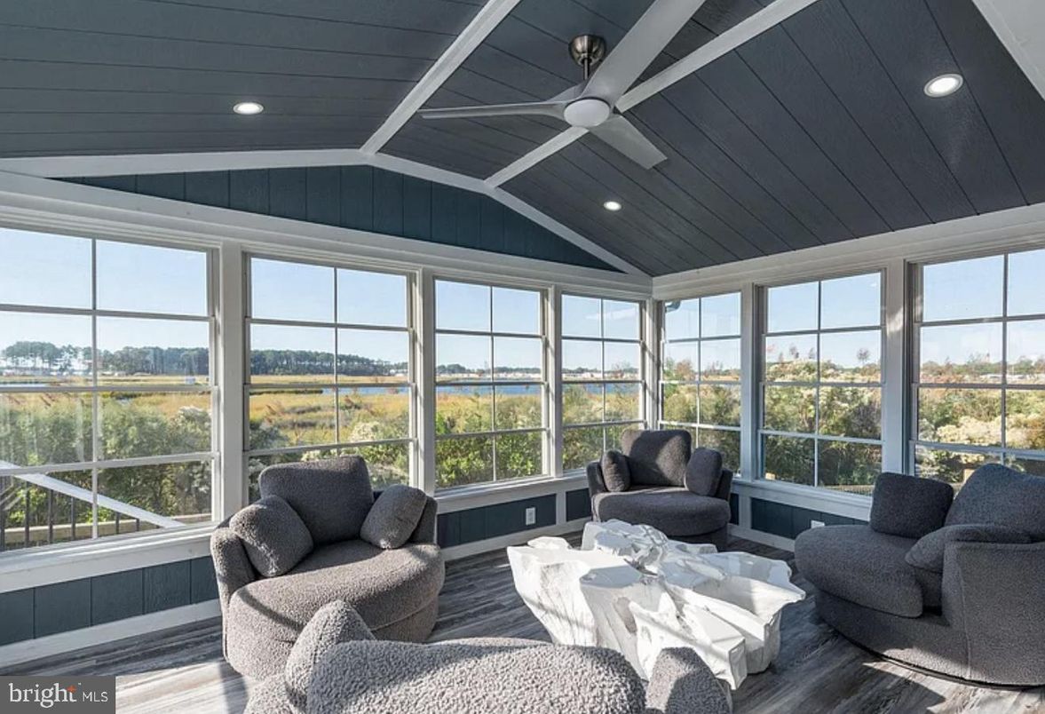 Interior, Recessed Lighting, Sun Room, Water, Wood Texture Flooring