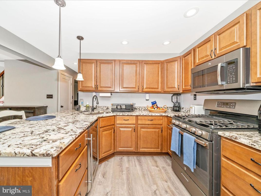Interior, Kitchen, Pendant Lights, Recessed Lighting, Wood Texture Flooring
