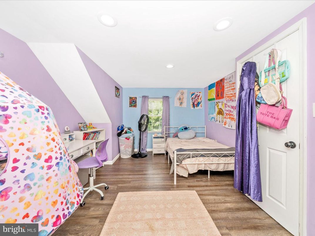 Bedroom, Home Office, Interior, Recessed Lighting, Wood Texture Flooring