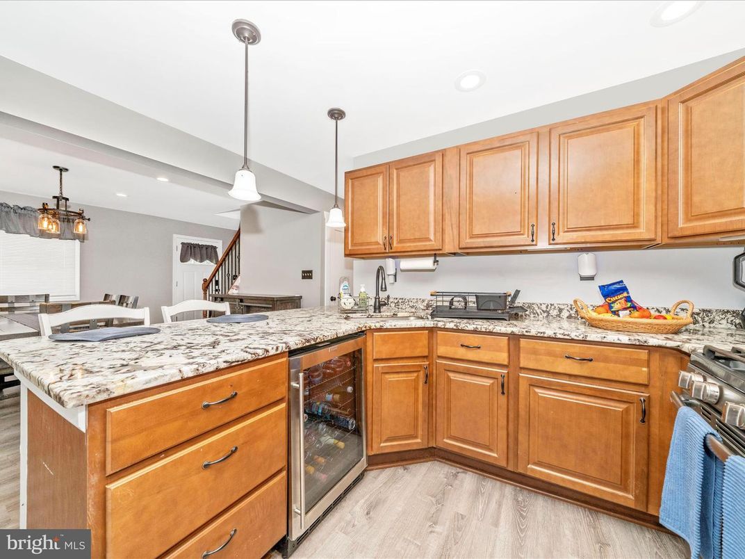 Dining room, Interior, Kitchen, Pendant Lights, Recessed Lighting, Wood Texture Flooring