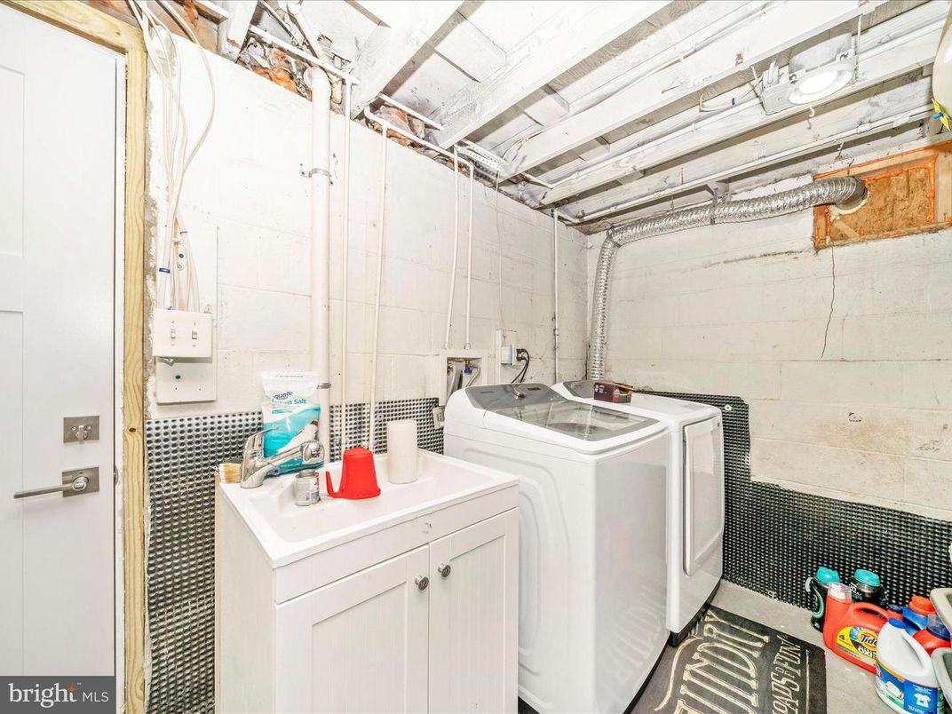 Interior, Washer