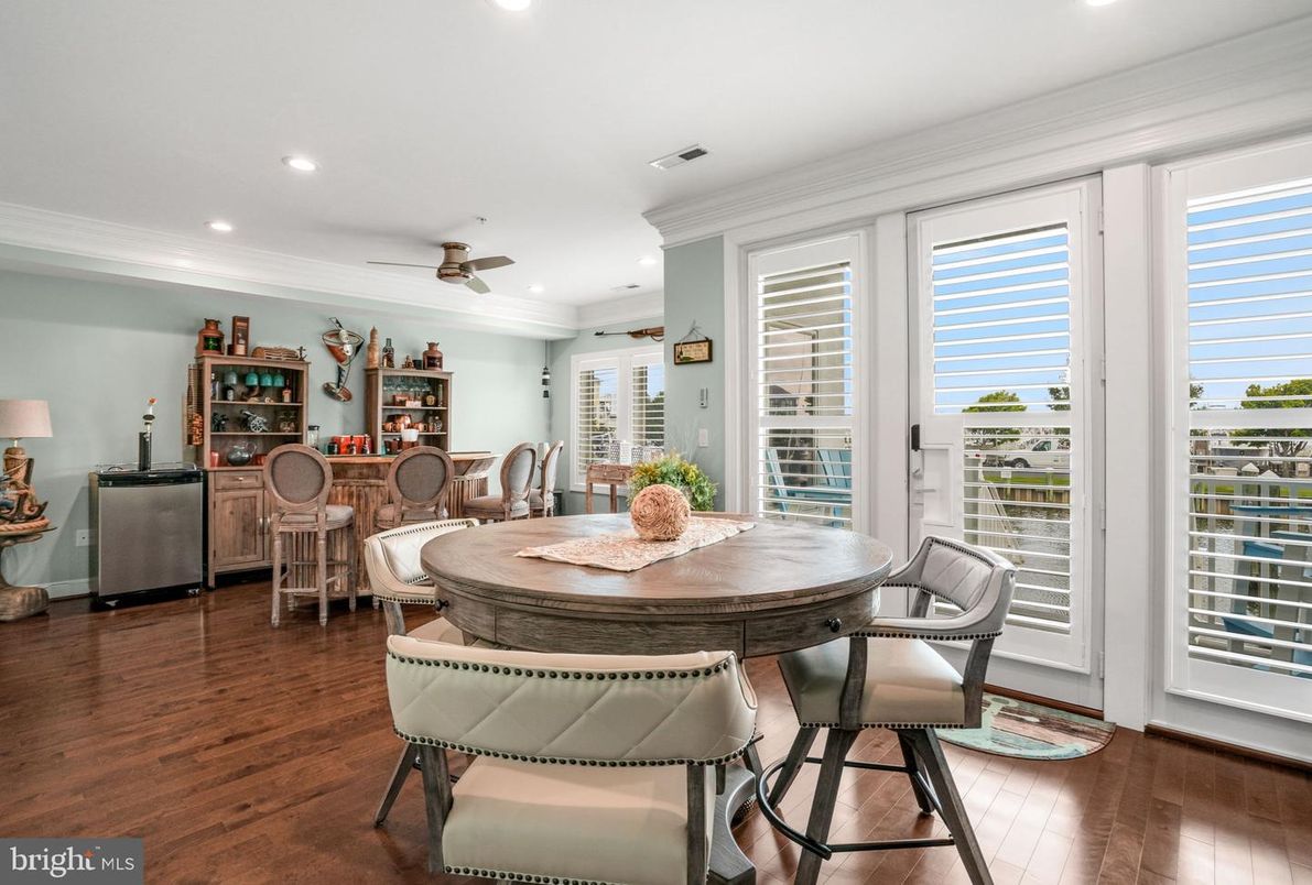 Dining room, Interior, Recessed Lighting, Wood Texture Flooring