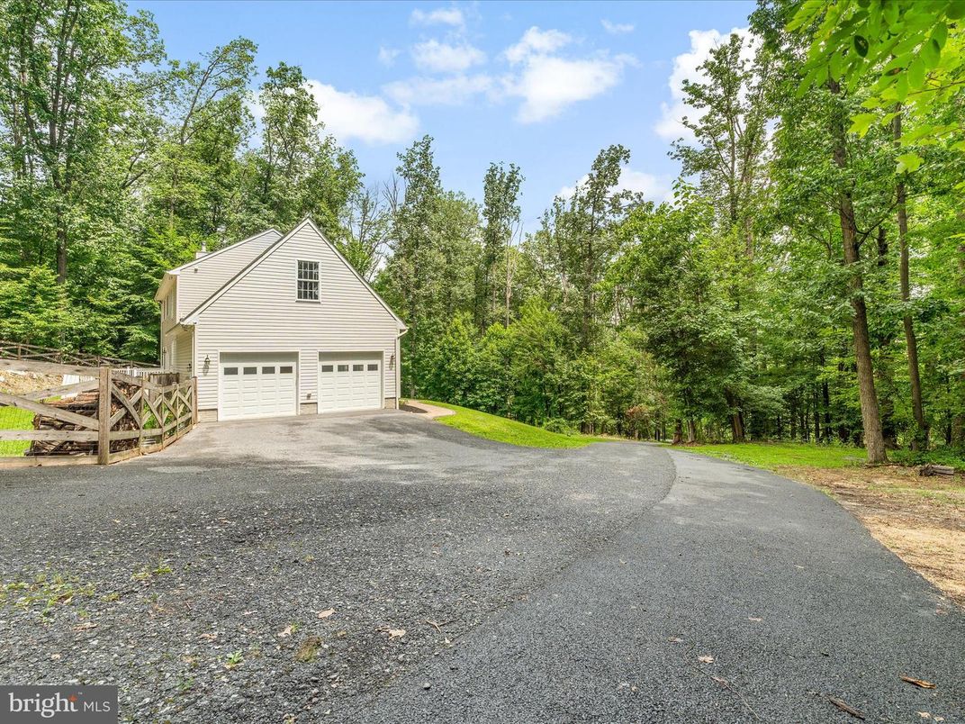 Detached Garage, Exterior
