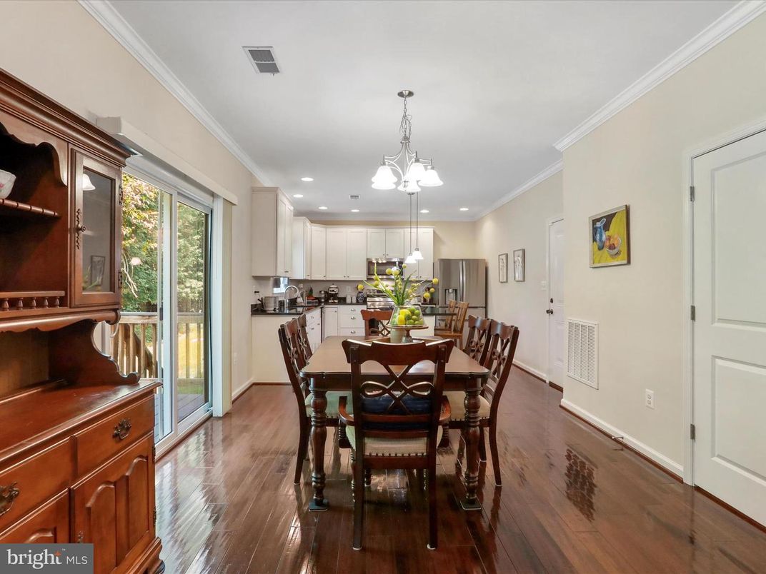Chandelier, Dining room, Interior, Kitchen, Pendant Lights, Recessed Lighting, Wood Texture Flooring
