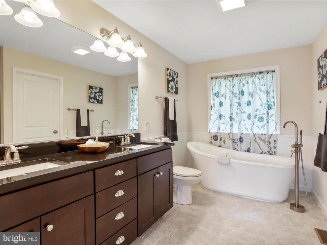 Bathroom, Dual Sink Vanities, Free Standing Baths, Interior