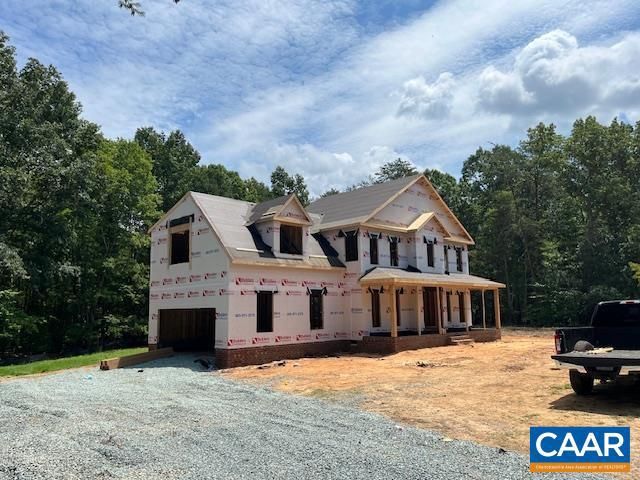 Attached, Exterior, Facade, Farmhouse