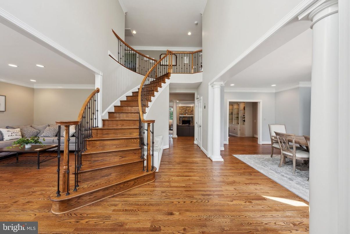 Dining room, Interior, Living room, Recessed Lighting, Wood Texture Flooring