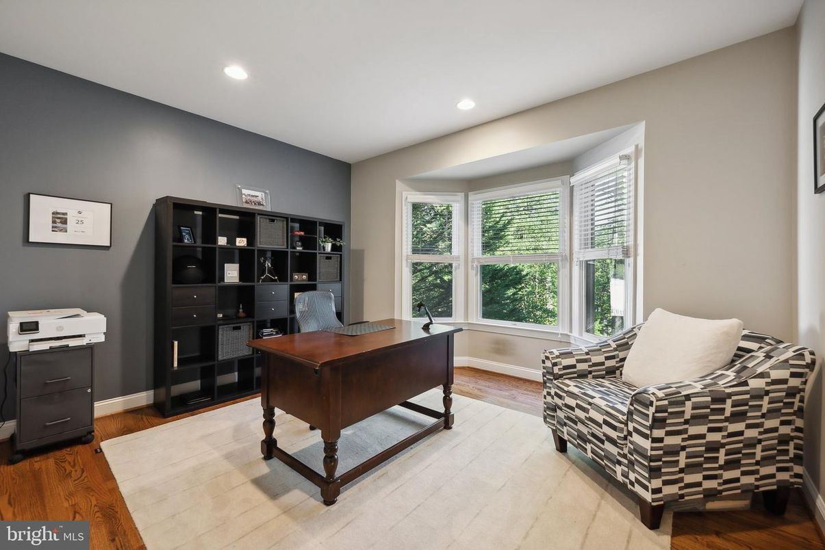 Home Office, Interior, Recessed Lighting, Wood Texture Flooring