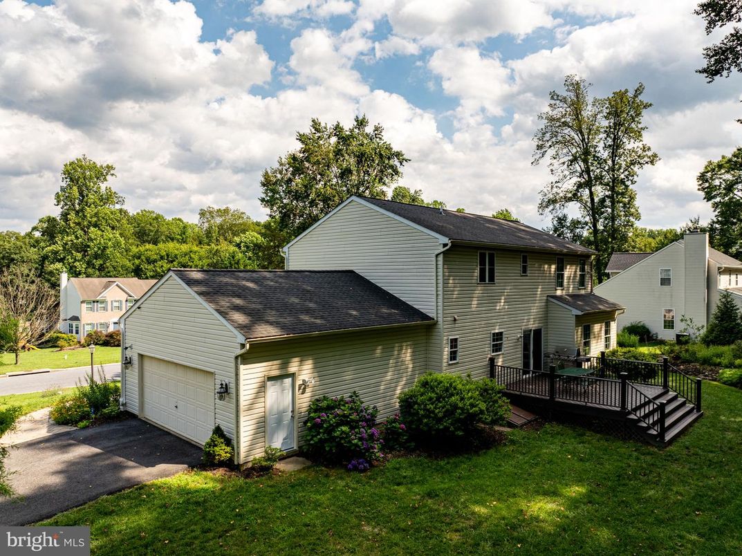 Backyard, Detached Garage, Exterior