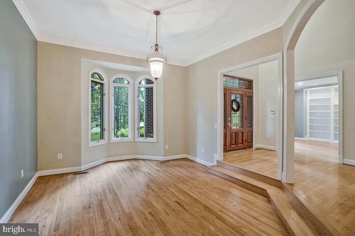 Empty room, Interior, Pendant Lights, Recessed Lighting, Wood Texture Flooring