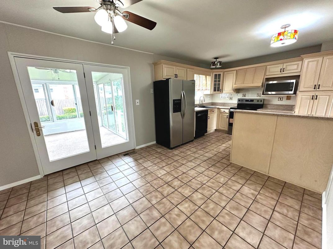 Interior, Kitchen, Stainless Steel Appliances