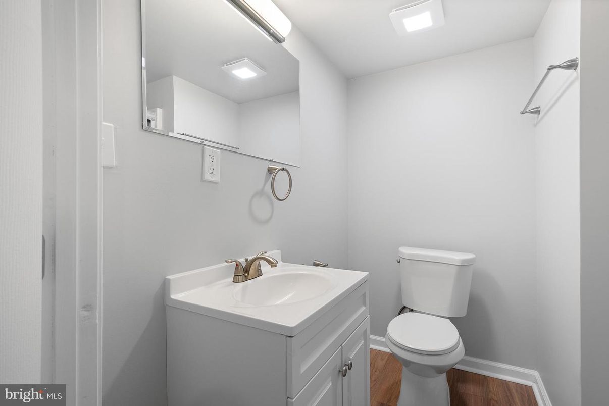 Bathroom, Interior, Recessed Lighting, Wood Texture Flooring