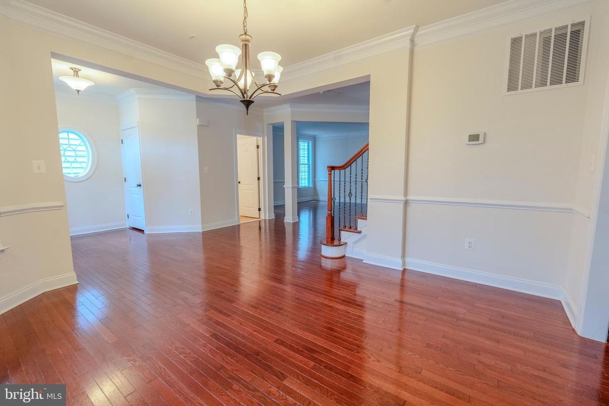 Chandelier, Empty room, Interior, Wood Texture Flooring