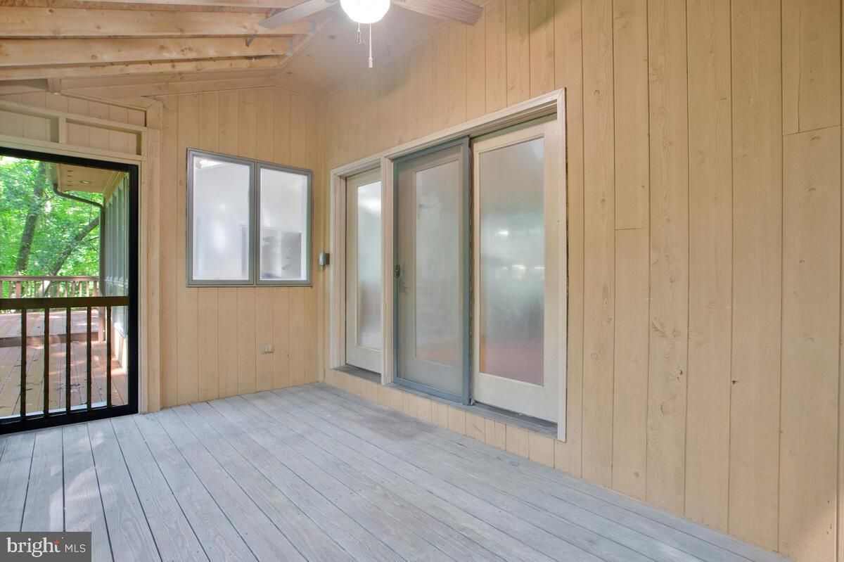 Empty room, Interior, Wood Texture Flooring, Wooden Walls