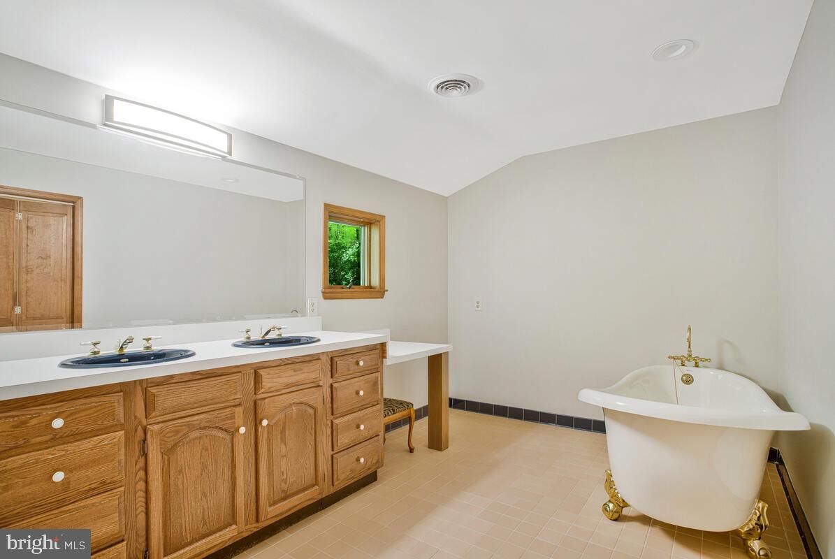 Bathroom, Dual Sink Vanities, Free Standing Baths, Interior, Recessed Lighting