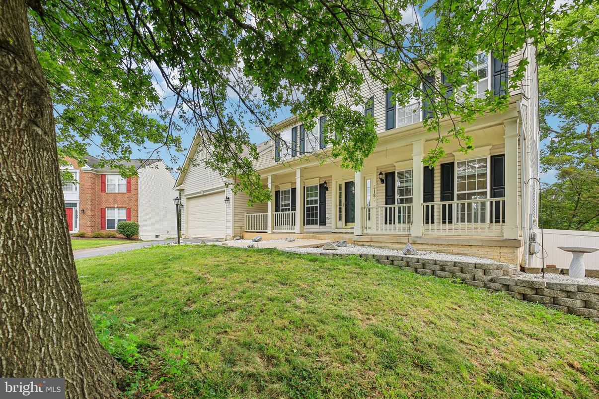 Backyard, Exterior, Facade, Cape Cod