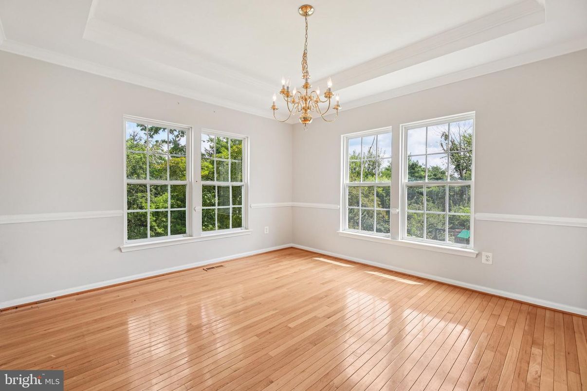 Chandelier, Empty room, Interior, Wood Texture Flooring
