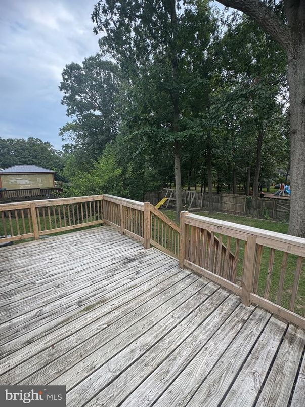 Exterior, Wood Texture Flooring