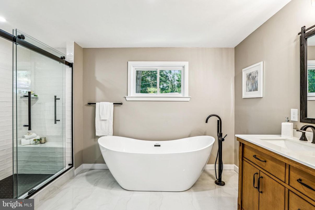 Bathroom, Free Standing Baths, Glass Shower, Interior, Marble