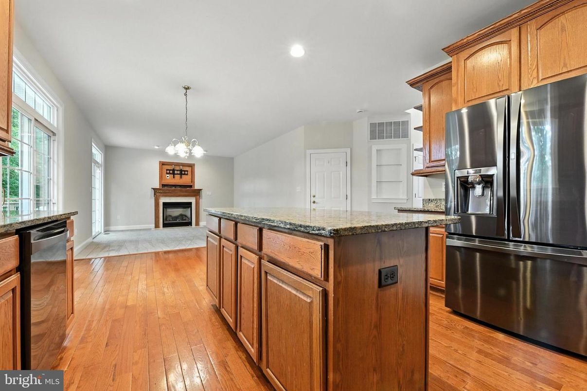 Fireplace, Interior, Kitchen, Pendant Lights, Recessed Lighting, Wood Texture Flooring