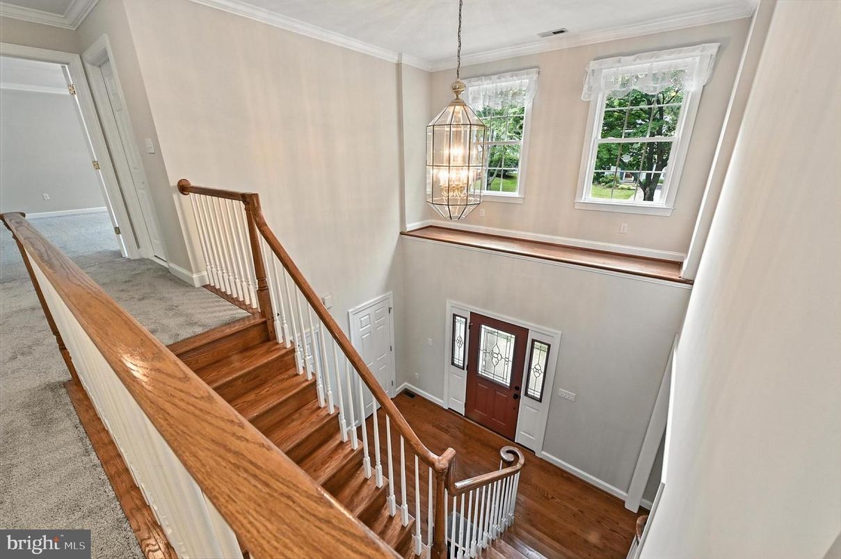 Interior, Pendant Lights, Wood Texture Flooring