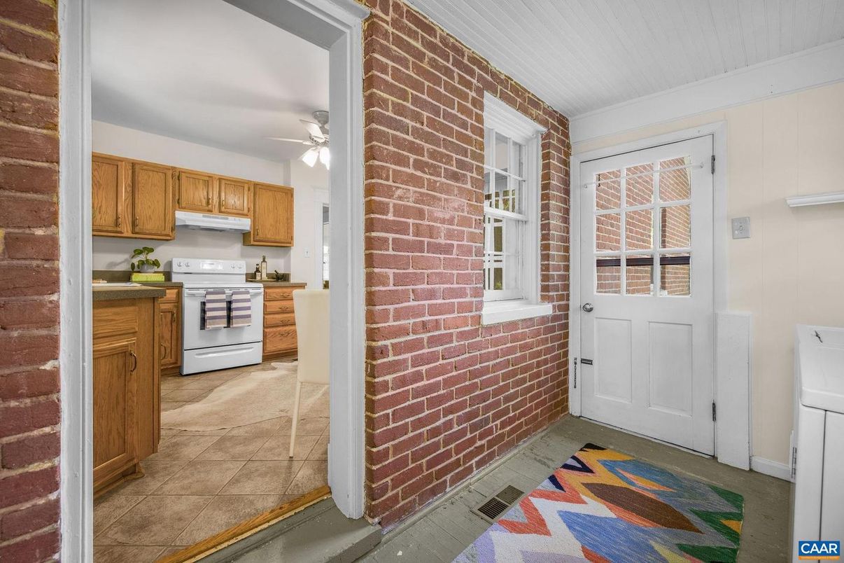Interior, Kitchen, Stone Walls, Washer