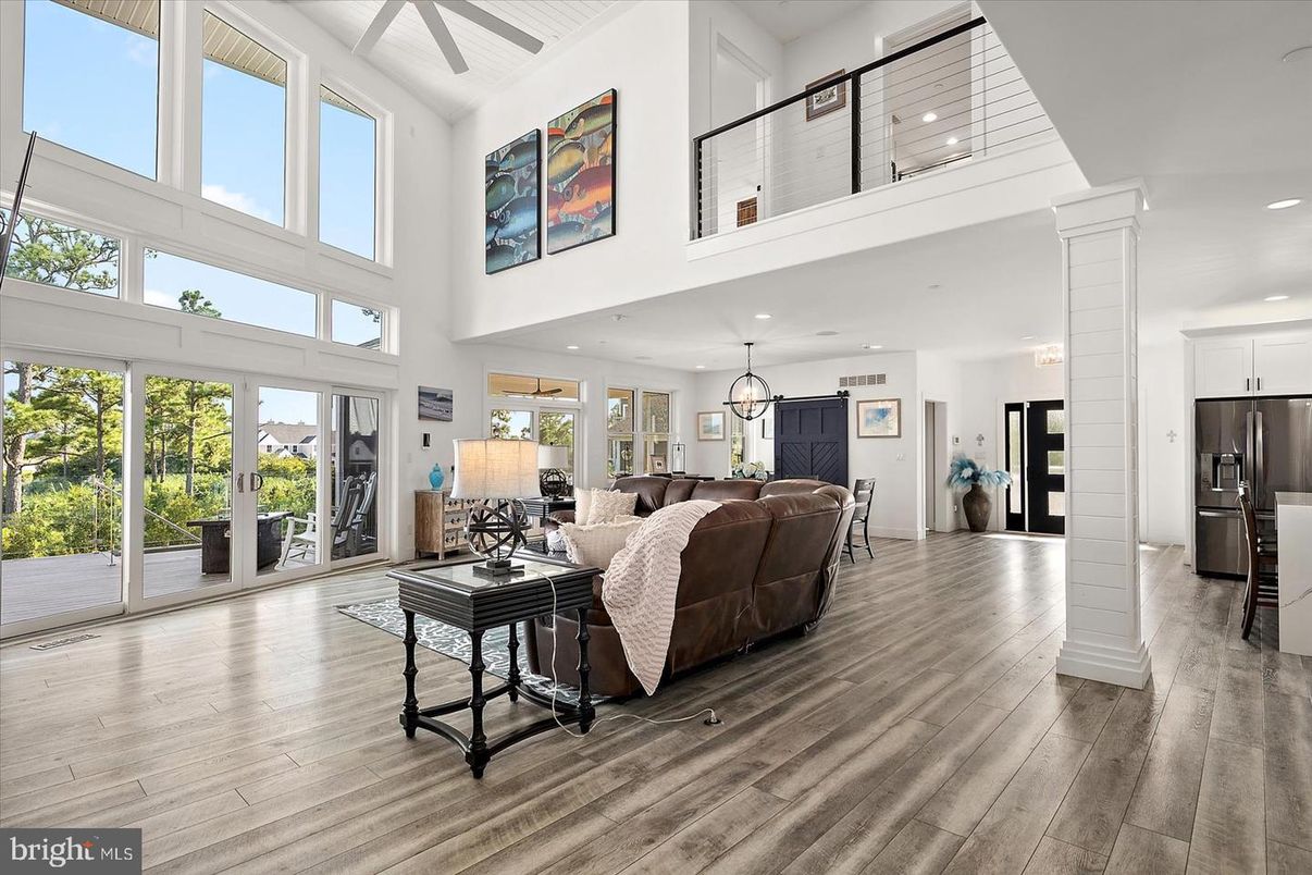 Interior, Kitchen, Living room, Pendant Lights, Recessed Lighting, Wood Texture Flooring