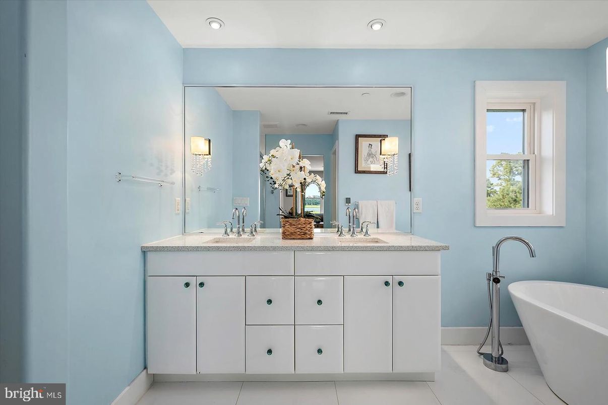 Bathroom, Dual Sink Vanities, Free Standing Baths, Interior, Recessed Lighting