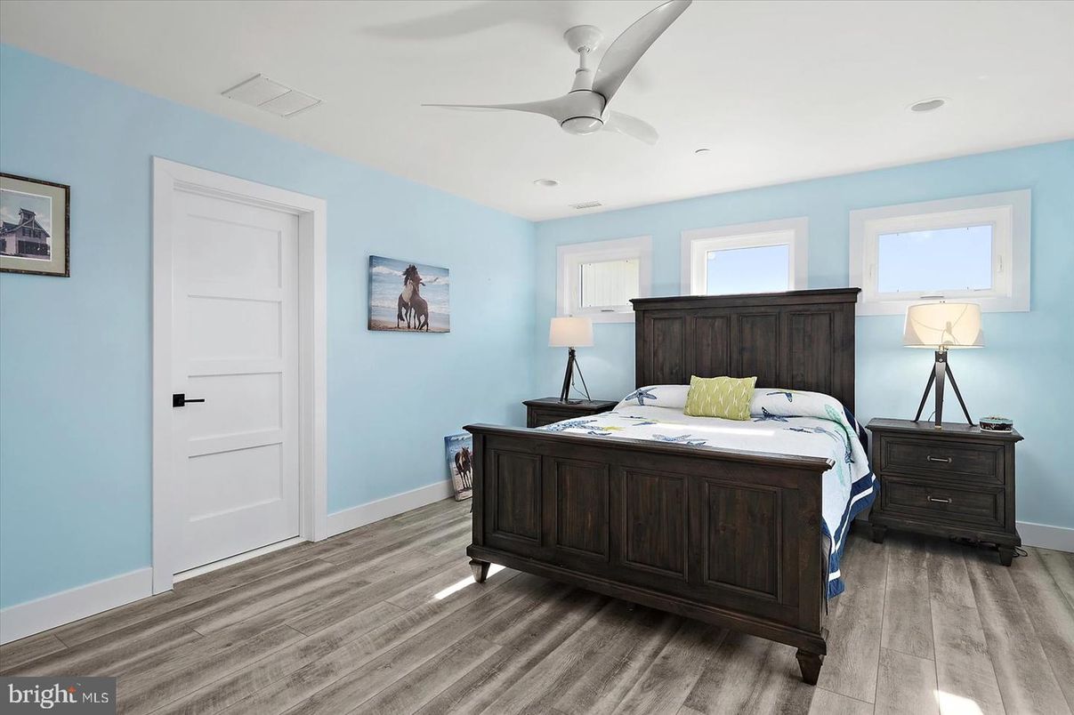 Bedroom, Home Office, Interior, Recessed Lighting, Wood Texture Flooring