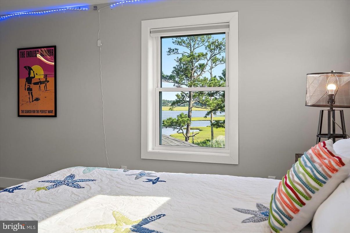 Bedroom, Interior, Water